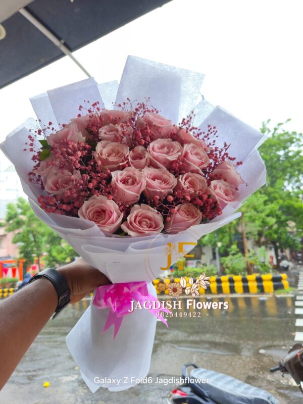 Elegant pink rose bouque