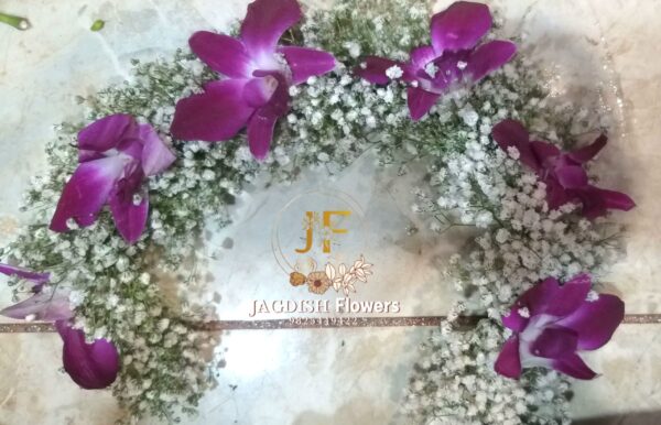 Hair broach of orchid