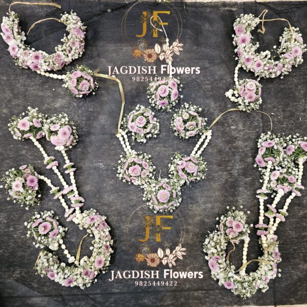 Pink sevanti with gypso ornaments