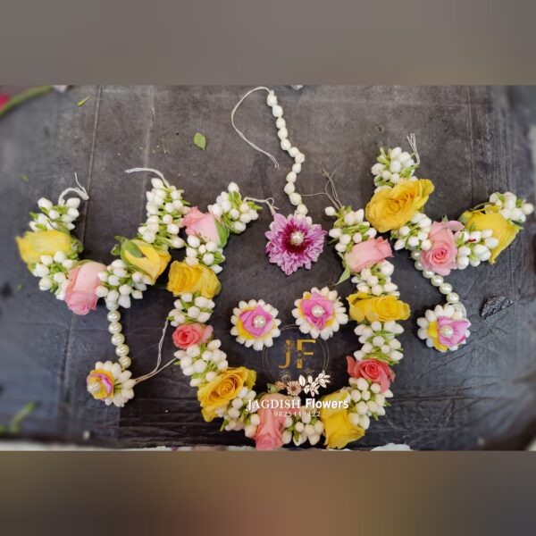 Tagar with roses ornaments