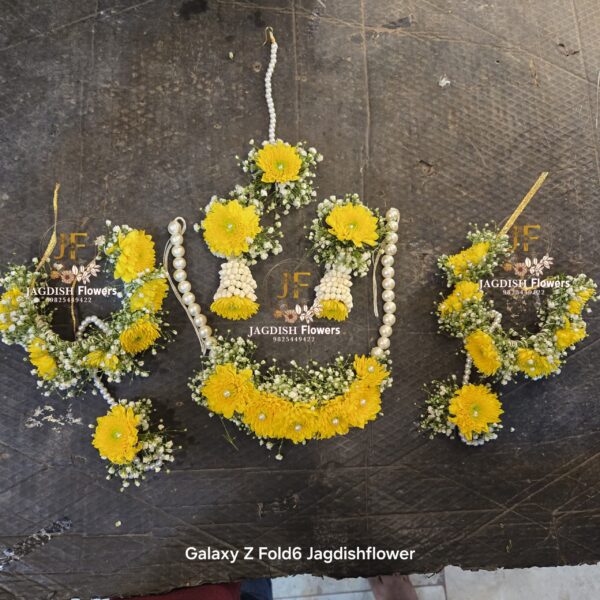 Yellow sevanti and gypso ornaments