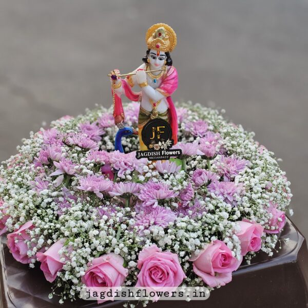 Pink roses and purple Sevanti Filling with gypso tray decorate