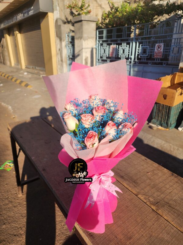 Jumeliya roses with colour gypso