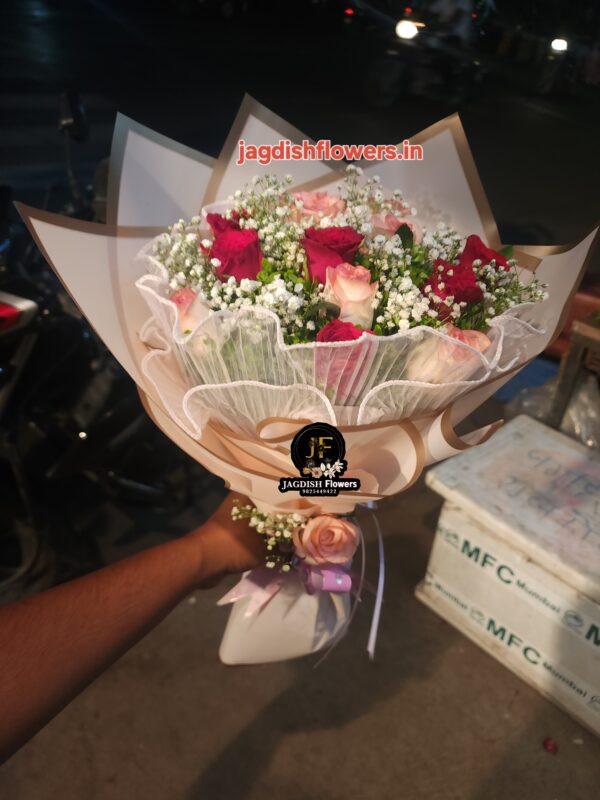 New design Red & jumeliya  roses  bouquet - Image 3