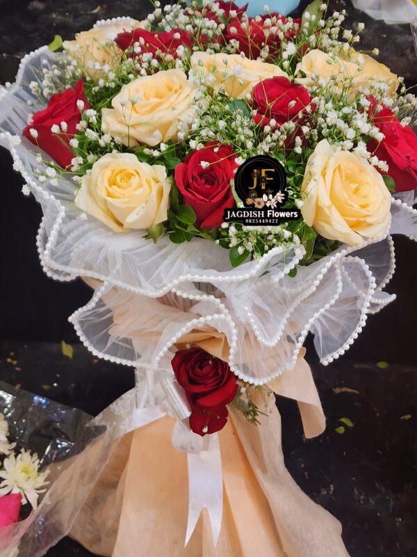 New Red & peach roses bouquet - Image 2