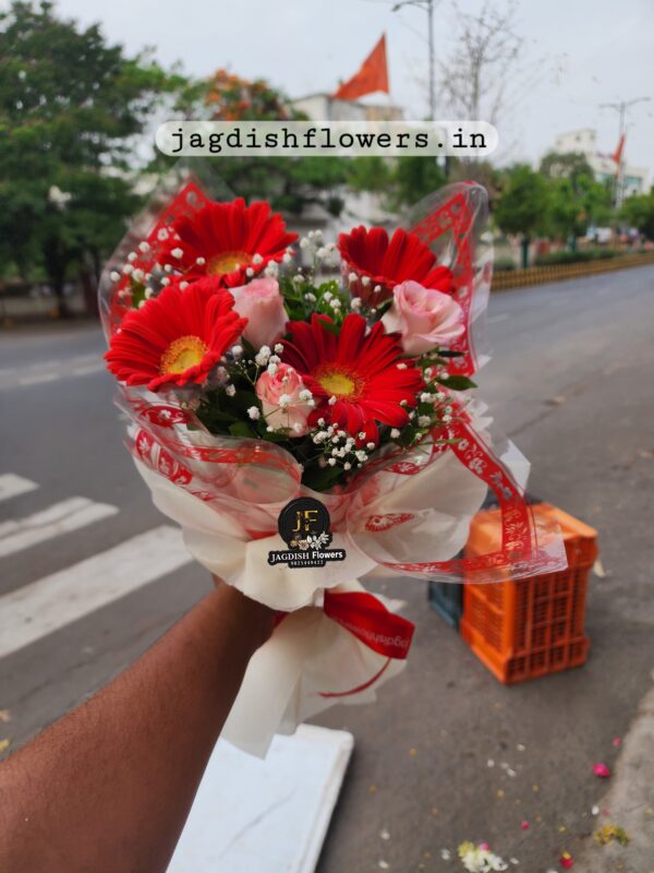 gerbera and jumeliya roses bouquet