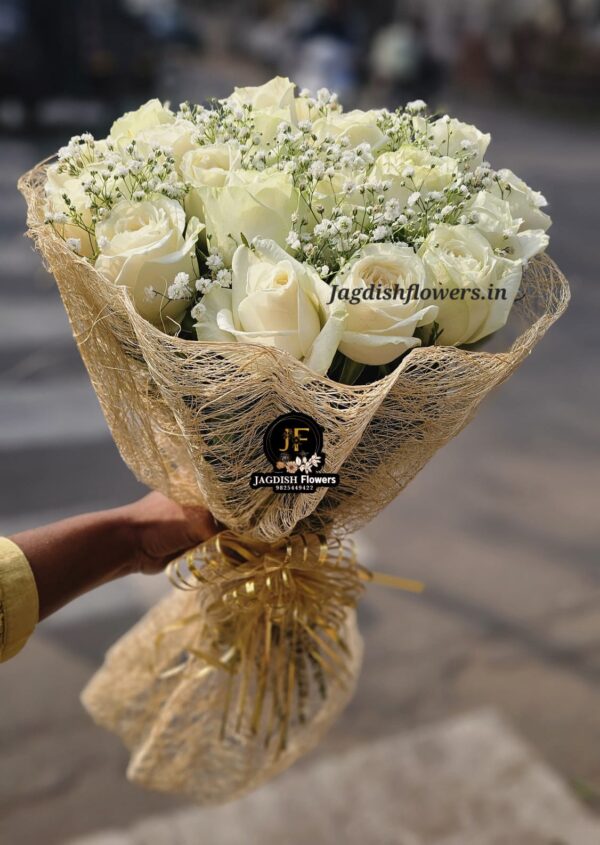 White roses bunch bouquet