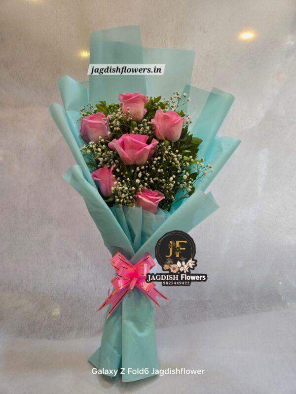 Light pink roses bouquet