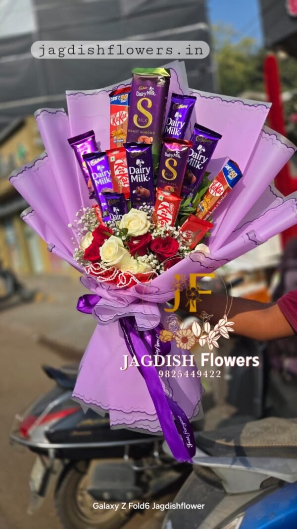 roses with chocolates bouquet