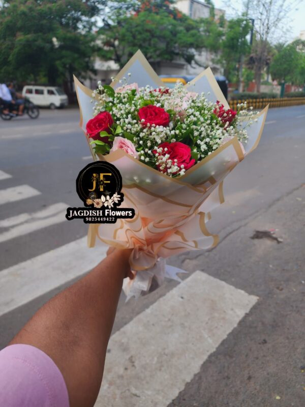 Red & Pink Roses Bunch Bouquet - Image 2