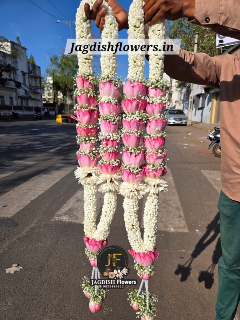 Tagar Regular Tagar with lotus wedding mala – Jagdish Flowers Since 1990